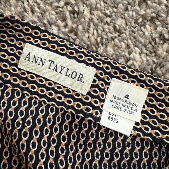 Ann Taylor Black Geo Circle Patterned Mini Skirt XS 4 A Line - Picture 3 of 5